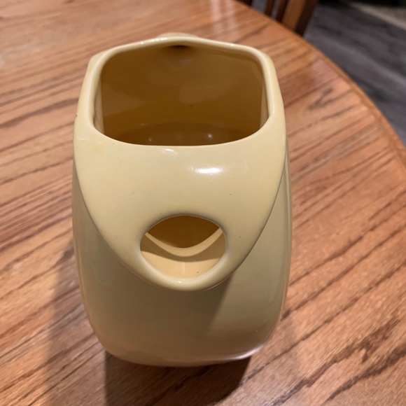 Fiestaware yellow disc pitcher - Picture 3 of 6